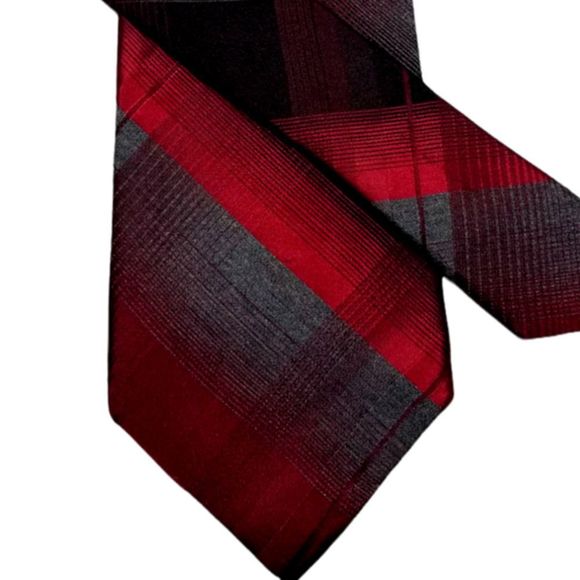 Red Plaid VAN HEUSEN Silk Neck Tie - Picture 1 of 3